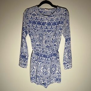 Freeway Blue & White Button Up Long Sleeves Pockets Shorts Romper Size Small